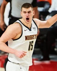  约基奇蝉联常规赛MVP创中锋历史纪录  