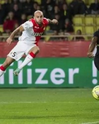  斯特拉斯堡vs尼斯爆发大规模冲突，多人染红被罚下  