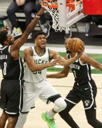  霍勒迪铁血防守雄鹿击败步行者前行