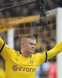  鲍姆加特纳关键进球助沃尔夫斯堡德甲突围